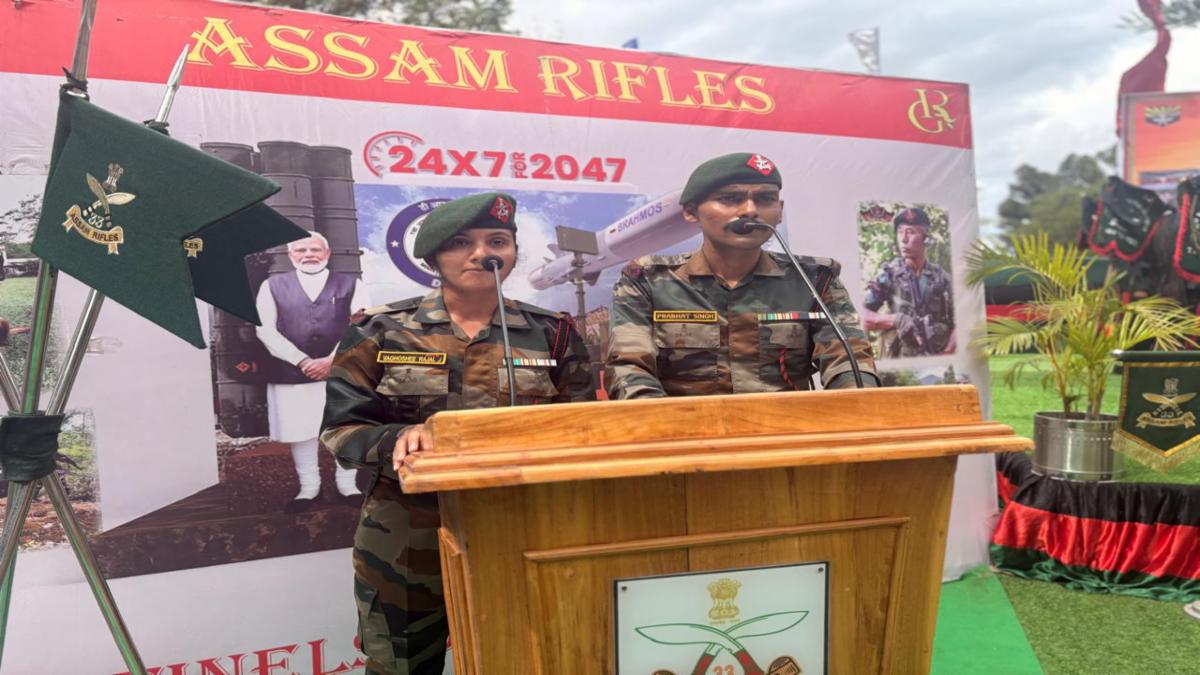33 असम राइफल्स के आमंत्रण पर मणिपुर विश्वविद्यालय ने मनाया देशभक्ति उत्सव, पाइप बैंड की शानदार प्रस्तुति