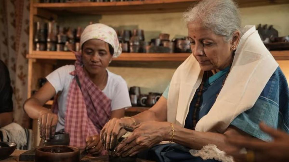 निर्मला सीतारमण ने मेघालय की GI-tagged black clay pottery की सराहना की